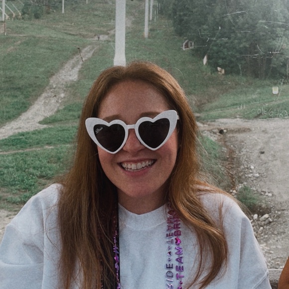 Meet your Posher, Jess - Picture 1 of 1